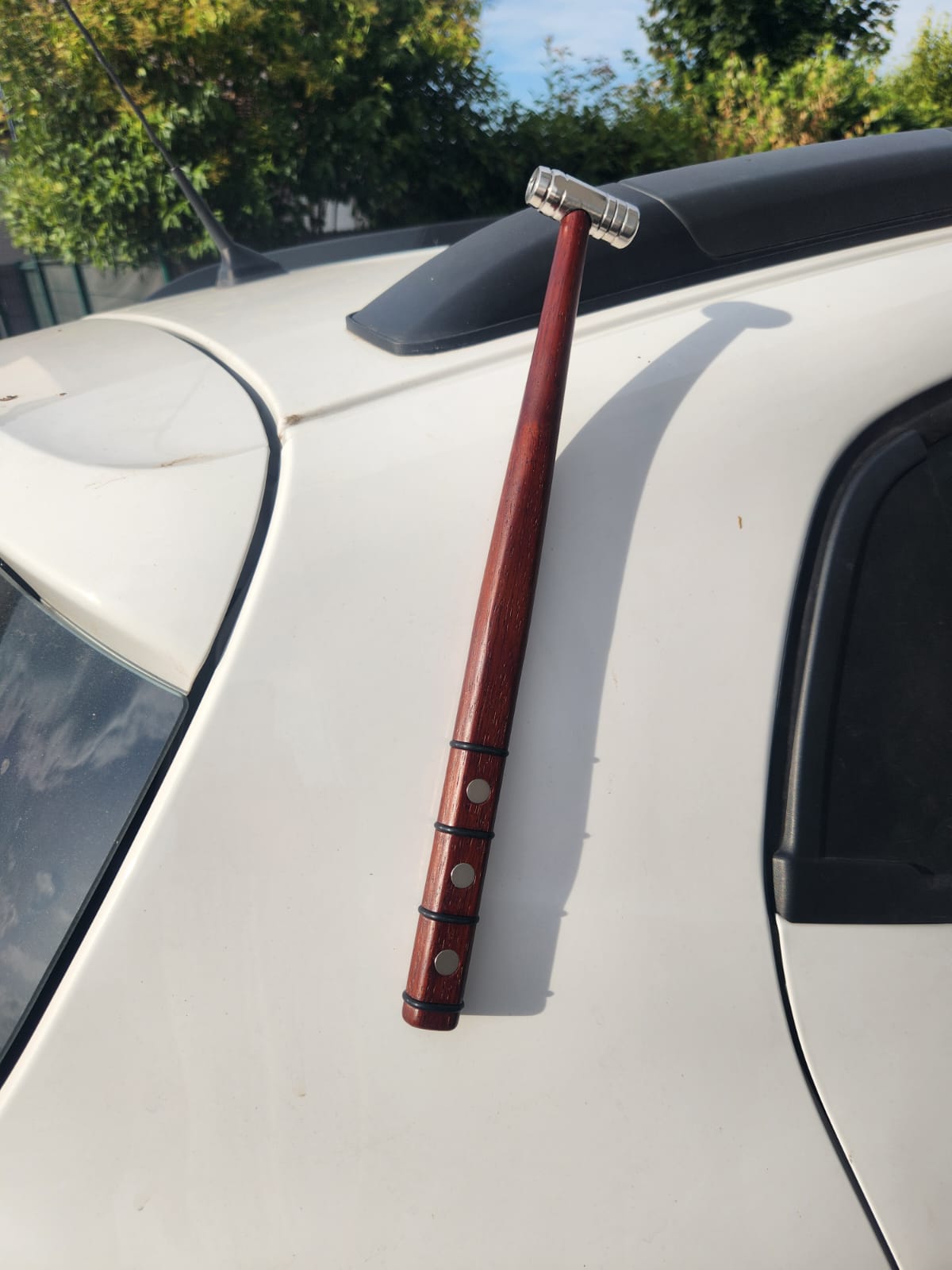 Marteau en bois aimanté avec protection et embout interchangeable